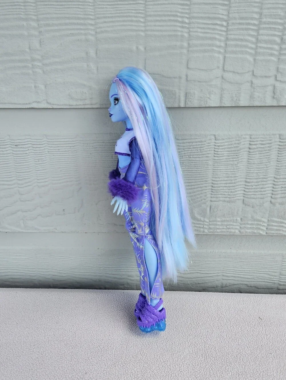Monster High Abbey Bominable Yeti Fashion Doll Winter Snowflake 2023 Purple